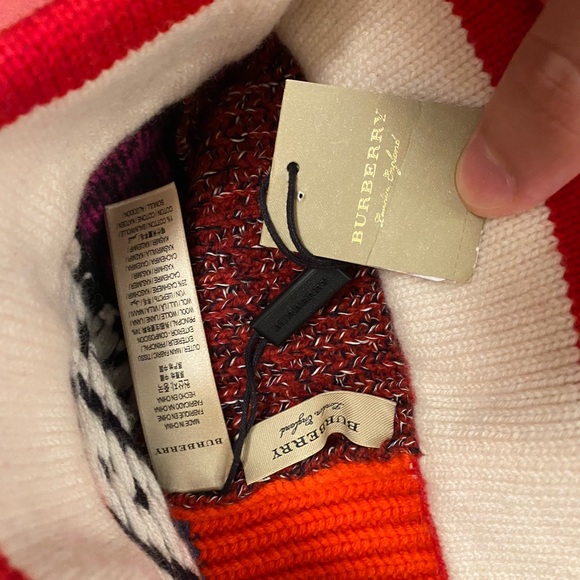 ❤️$295 Burberry Mixed Knit Tassel Beanie NWT - Picture 5 of 6